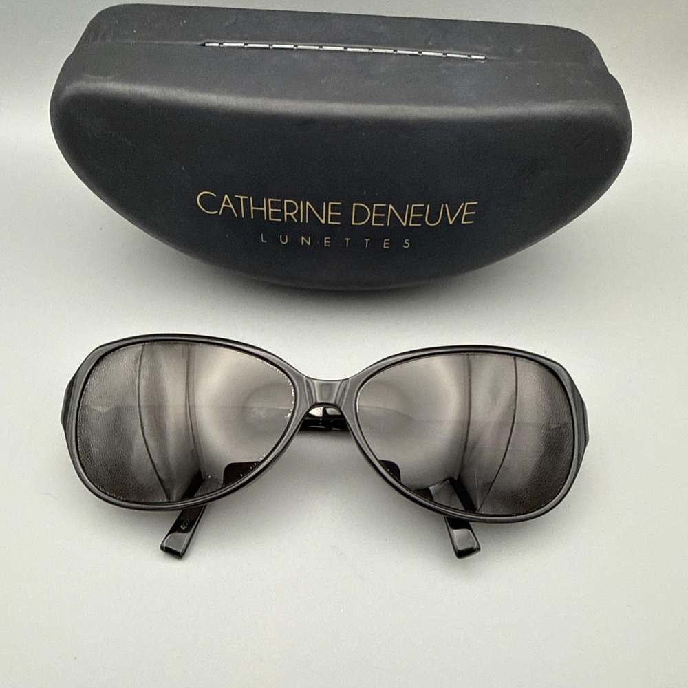 Catherine Deneuve CD-600 Authentic Black Vintage Cateye Sunglasses & hard case